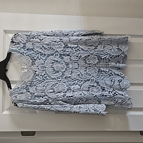 BEDFORD FAIR LACE TOP - Picture 3 of 8